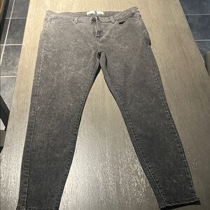 Signature by Levi Strauss Women's Charcoal Skinny Jeans